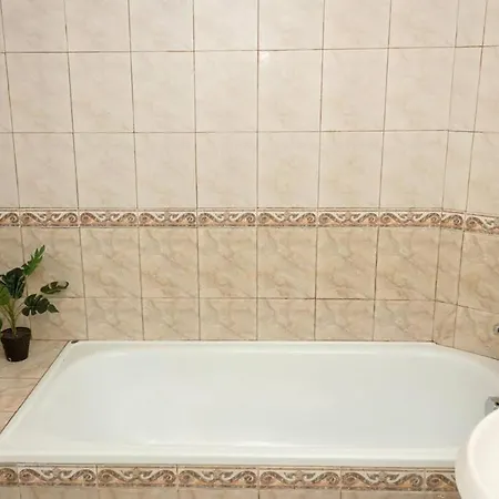 Modern Bright Close To Center And Grand Mall Apartment *