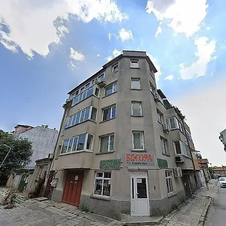 Modern Bright Close To Center And Grand Mall *