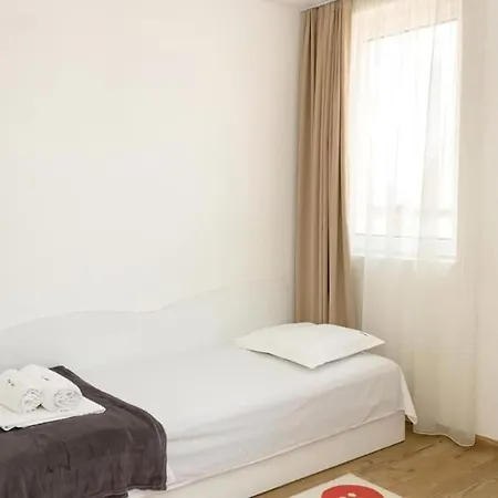 Modern Bright Close To Center And Grand Mall Apartment Varna