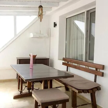 Modern Bright Close To Center And Grand Mall Apartment